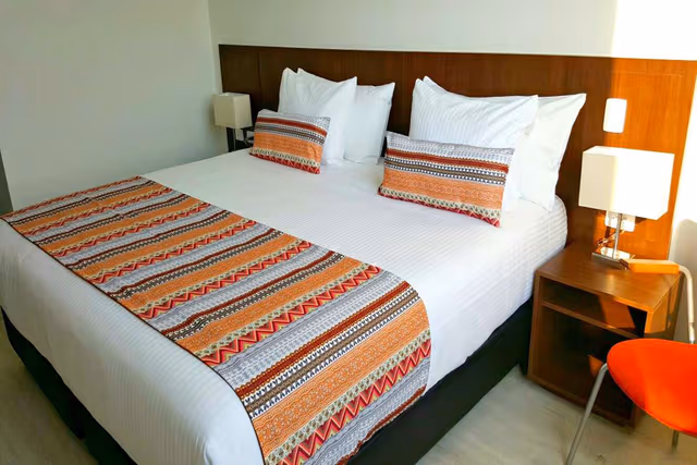1 King Bed, Non-Smoking, Handicap Room, Microwave And Refrigerator, High Speed Internet Access, Coffee Maker, Hairdryer, Full Breakfast