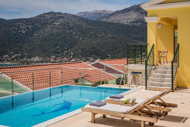 Villa con 2 Camere da Letto, Piscina Privata e Vista Mare