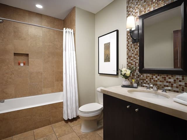 1 Bedroom Residence ( 1 Bath w/tub and separate shower)