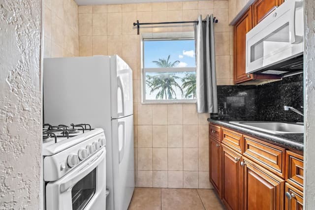 Standard Room, 2 Queen Beds, Kitchen, Ocean View
