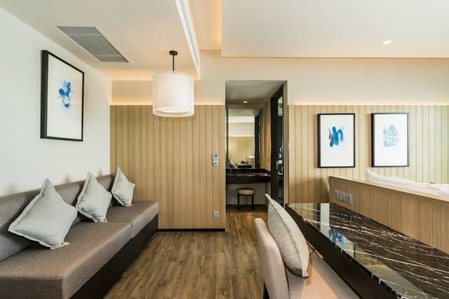 Premier Seaview Studio