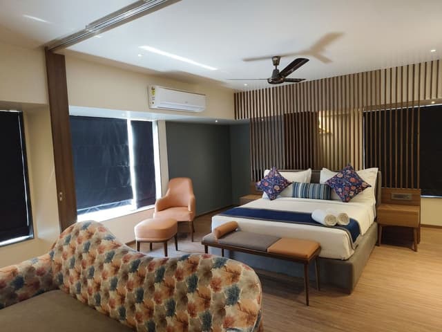 Studio Suite with Hi-Tea