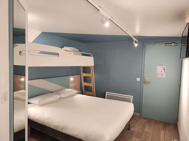 Standard Room (Reboost)