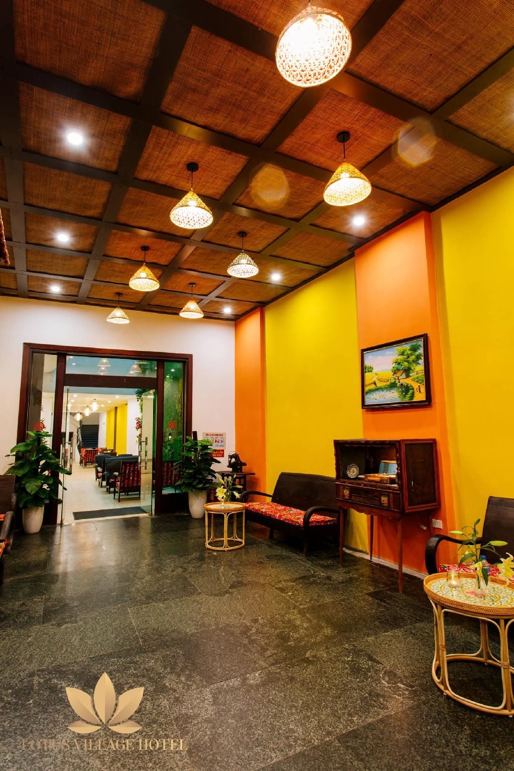 โลตัส วิลเลจ โฮเทล (Lotus Village Hotel)2