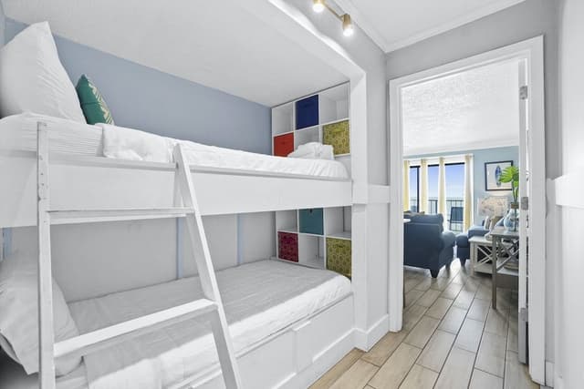 Condo, 1 Bedroom, Sea View (717)