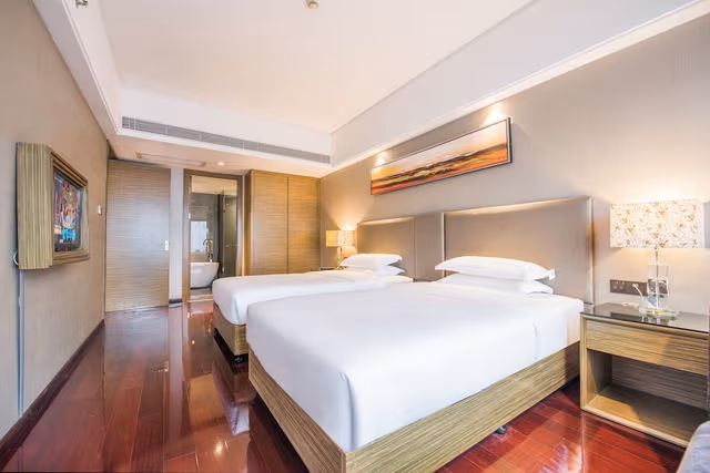 La Perle Suite (with 2 bathtubs)