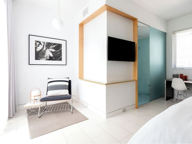 Luxury Room, 1 King Bed, Private Bathroom, Courtyard Area