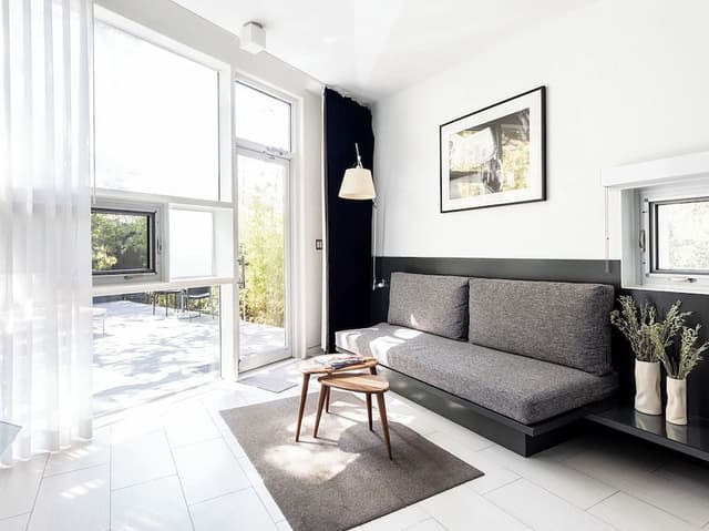 Premium Suite (Suite B)