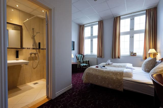 Economy Double Room, 1 Large Twin Bed (140 cm)