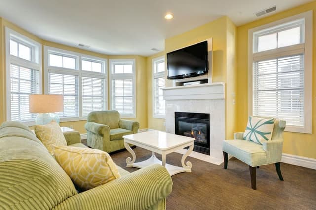 Three-Bedroom Lakeside Cottage