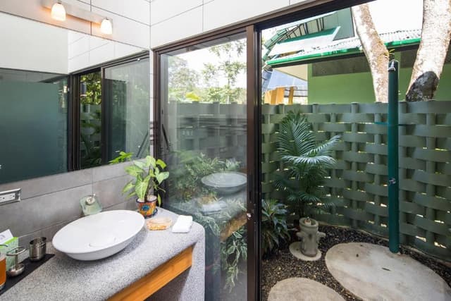 Bungalow Cabecar, Maleku o Brunka