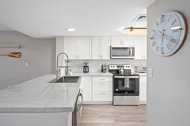 Condo, 2 Bedrooms