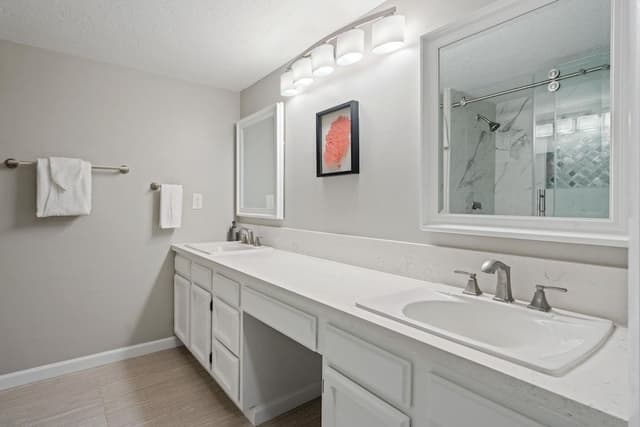 Condo, 2 Bedrooms