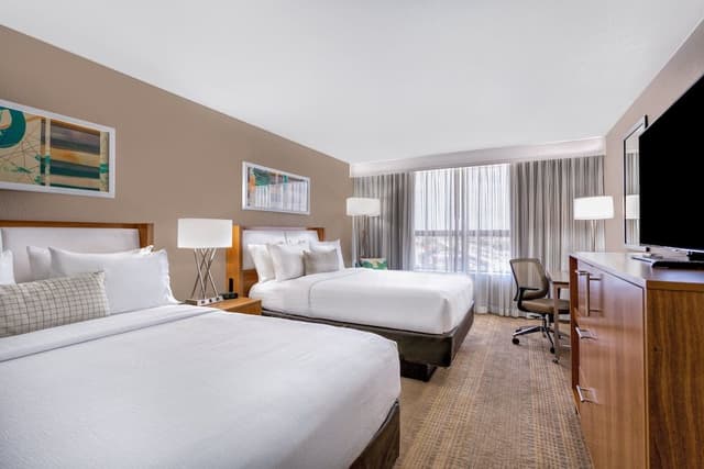 Standard Room, 2 Queen Beds, Pool View