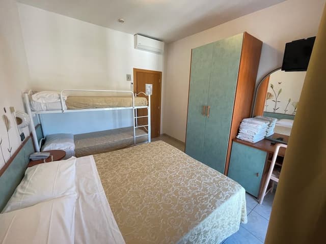 Comfort Quadruple Room