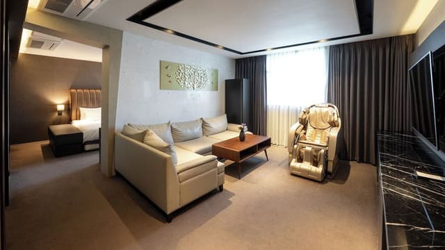 Golden Suite