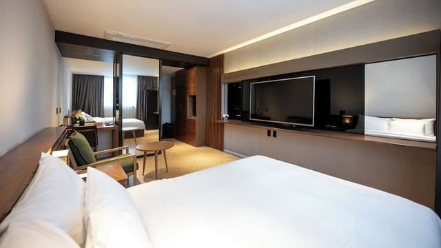 Deluxe Double Room, City View