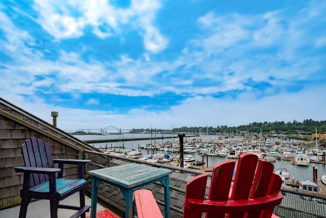 Deluxe Room, 1 King Bed, Bay View