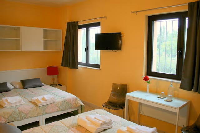 Family Room, Kitchenette, Garden View