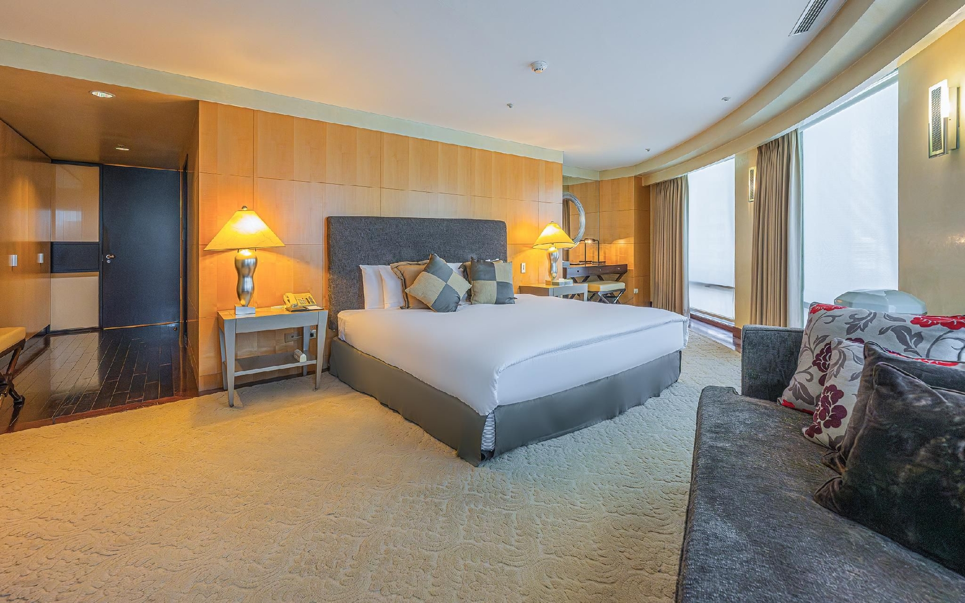 โรงแรมเทมพัส (Tempus Hotel)4