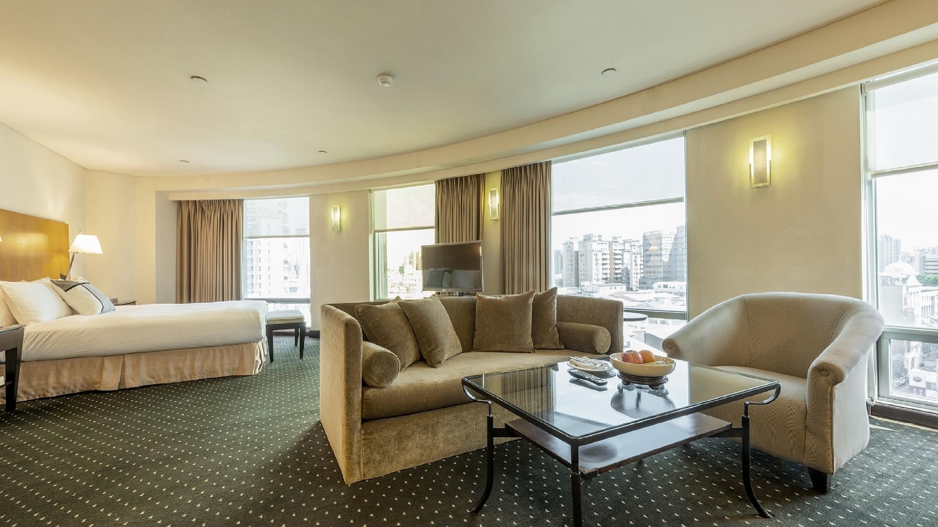 โรงแรมเทมพัส (Tempus Hotel)3