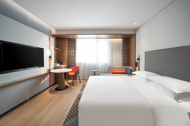 Standard Room, 1 King Bed (Extra Floor Space)