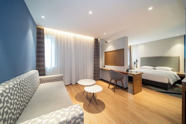 Suite, 1 King Bed