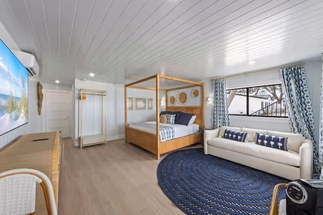 Beachfront Luxury 2 Bedroom Family Suite