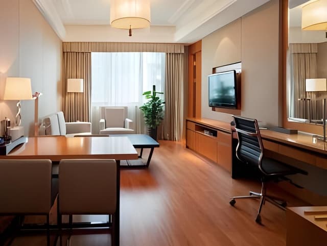 Executive Suite with King Bed