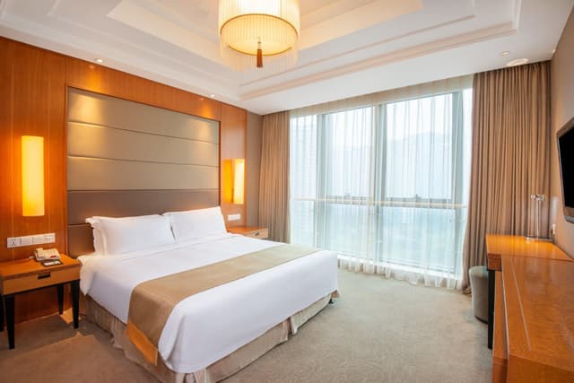 Executive Suite with King Bed
