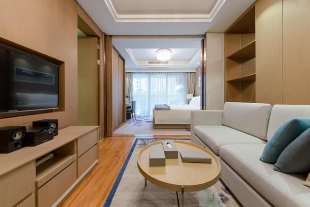 Deluxe King Room with Balcony