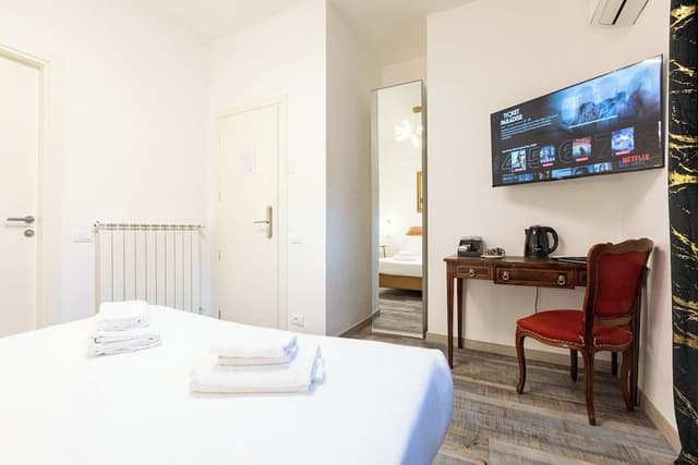 Economy Room