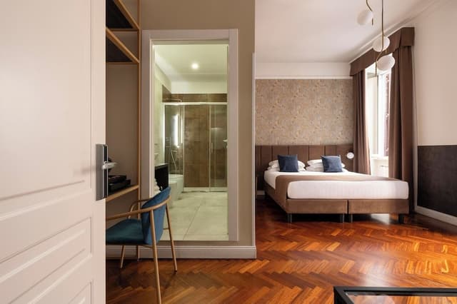 Panoramic Quadruple Room, City View