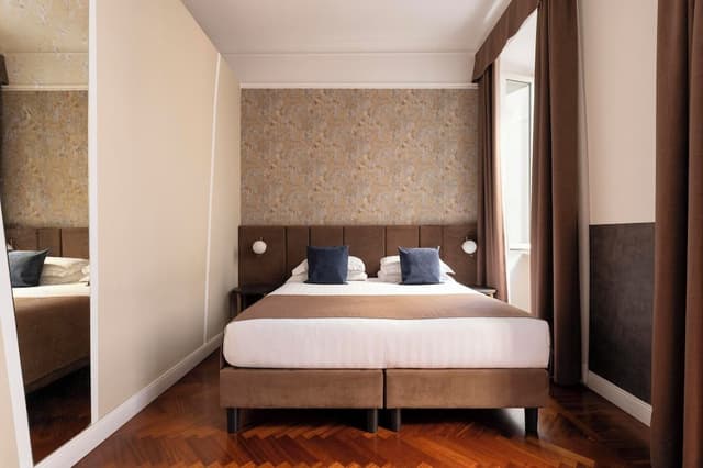 Panoramic Quadruple Room, City View
