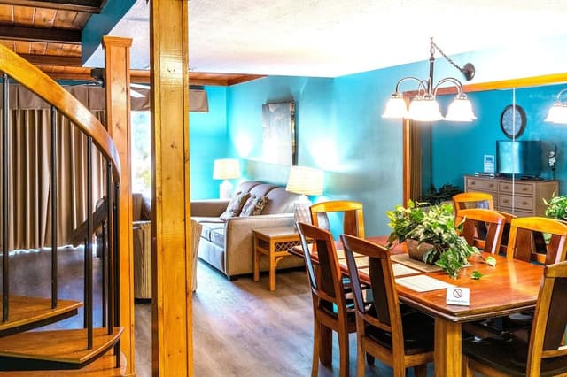 Townhome, 2 Bedrooms