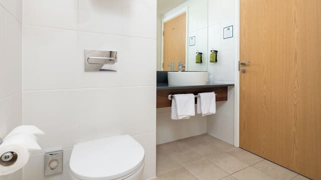 Standard Room, 2 Twin Beds (with Free Hot Breakfast)