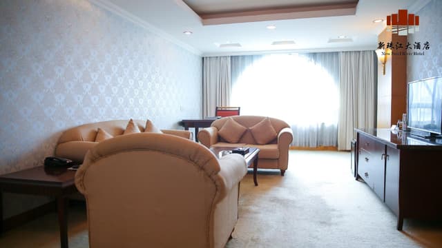 Deluxe Suite