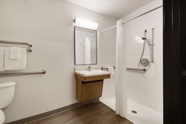 Suite, 1 Queen Bed, Accessible, Non Smoking