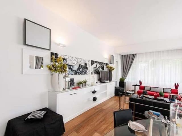 Deluxe Apartment