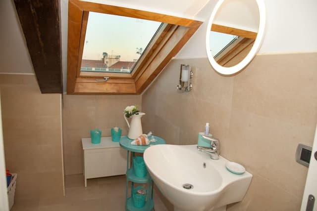 Classic Twin Room, 2 Twin Beds, Shared Bathroom
