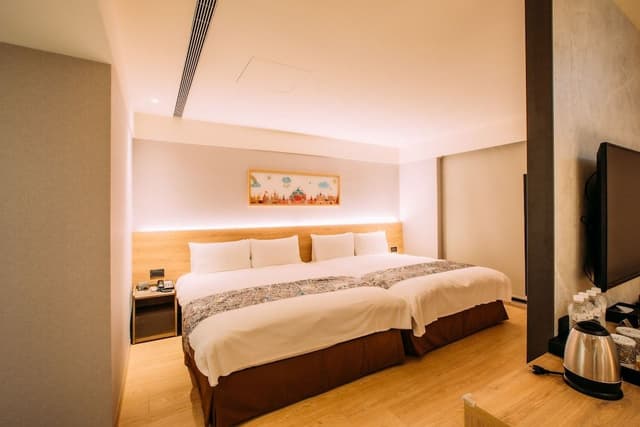 Superior Quadruple Room, 2 Double Beds, Bathtub