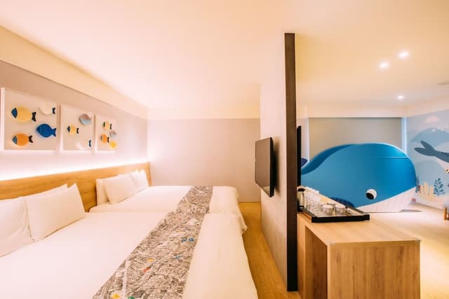 Superior Quadruple Room, 2 Double Beds, Bathtub