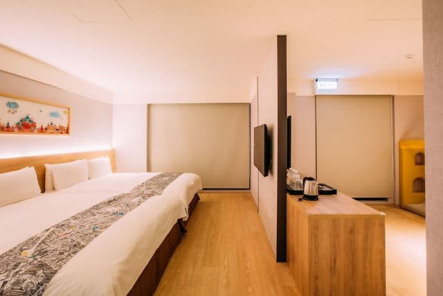 Superior Quadruple Room, 2 Double Beds, Bathtub