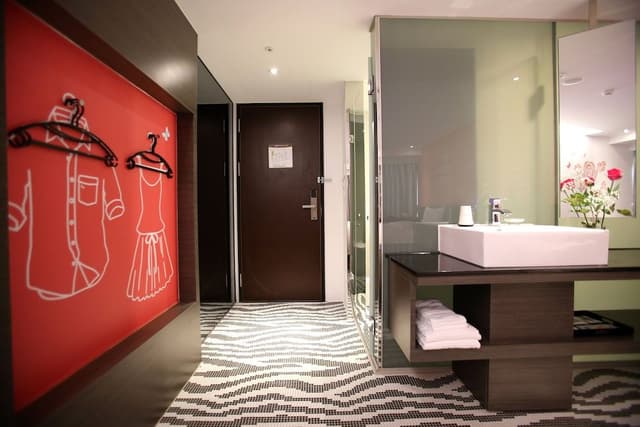 City-view Room (Random Design)