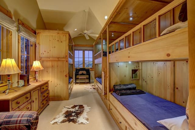 Luxury House, Multiple Bedrooms, Resort View, Slope side