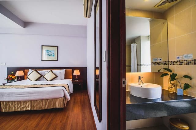 Deluxe Room, City View