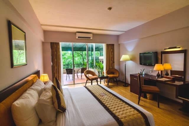 Deluxe Double Room, Garden View