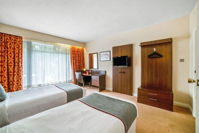 Standard Twin Room