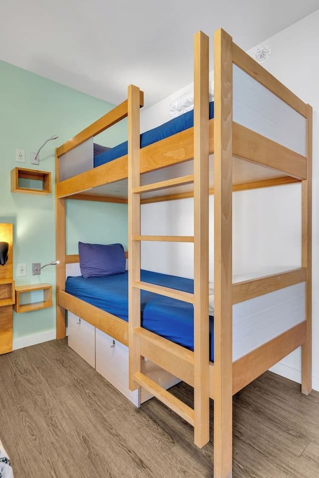 Family Room, Multiple Beds
