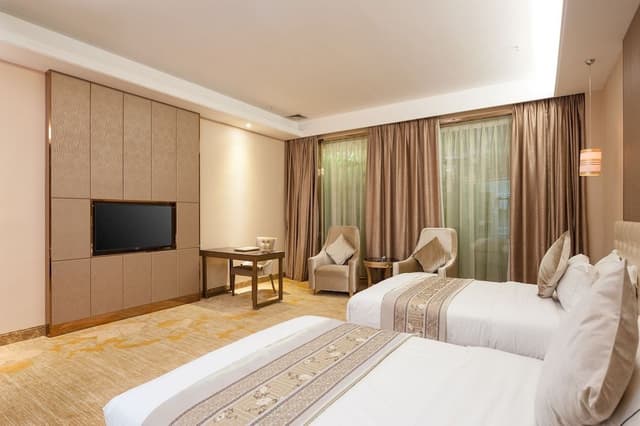 Deluxe Twin Room, No Windows
